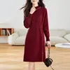 Vestido de punto con cuentas, cuello semi-alto estilo francés con abertura, para mujer, nuevo modelo otoño e invierno 2026, vestido base tipo suéter que ciñe la cintura y estiliza