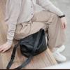 Bolsa de Ombro Dumpling Vintage de Couro Genuíno Leve para Primavera e Verão Bolsa Transversal de Couro Macio de Grande Capacidade Nicho Japonês Alça Larga para Ombro Feminina