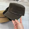 Boina negra retro literaria estilo japonés para mujer, casual y versátil, con copa plana y un diseño de sombrero azul marino que hace que la cara parezca más pequeña
