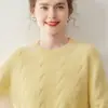 Novo suéter feminino de outono e inverno com gola redonda, espessado, ombros caídos, suéter de cashmere trançado, pulôver de caimento solto, camada base
