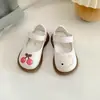 Zapatos de Cuero para Niñas 2026 Otoño Nuevo Estilo Británico Zapatos Pequeños de Cuero Zapatos Huecos de Princesa para Niños Zapatos Planos para Niños Estilo Universitario