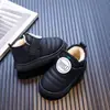 Meninos Sapatos de Algodão Inverno Forrado de Lã Botas de Neve Sólido Fundo Macio Sapatos Infantis Quentes Impermeáveis Crianças Botas Curtas de Couro Botas de Algodão