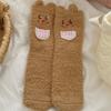 Meias de Veludo Coral Outono e Inverno Novas Engrossadas Desenho Animado Urso Manteiga Meia de Cano Médio Feminina Quente para Casa Meias de Dormir