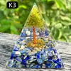 Pirâmide de bola de cristal natural de 8cm Ornamento de mesa de escritório europeu e americano Artesanato de pirâmide de resina para yoga e meditação