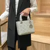 Bolso Princesa Diana para Mujer 2025 Invierno Nuevo Moda Europea y Americana Industria Pesada Incrustado de Diamantes Bolso de Hombro Cruzado de Gama Alta Bolso de Marca Grande
