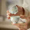 Taza de Té de Cerámica Blanca de Arcilla de Jade, Pintada a Mano con Puntos de Colores, Estilo Japonés con Boca de Flor, Dinastías Tang y Song, para Uso Doméstico, Taza de Maestro, Taza de Degustación para Juego de Té Kung Fu