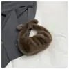 Otoño Invierno 2026 Nuevo Estilo Coreano de Moda Bolso Peludo para Mujer Bolso de Mano Casual de Moda Elegante Bolso de Mano Simple Transfronterizo