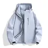 Chaqueta de hombre tres en uno, a prueba de viento e impermeable, adecuada para otoño e invierno, conjunto de dos piezas de plumón desmontable, ropa para ciclismo y montañismo para hombres, disponible para compra en grupo