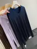 ¡Cómpralo sin dudarlo! Camiseta base de manga larga para mujer hecha de una mezcla suave y agradable para la piel de lana de cuenta 40, lyocell y fibras de acetato, con un diseño de cuello en U