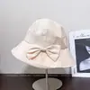 Chapéu de Balde Liso de Cor Sólida com Aba para Mulheres, Novo Chapéu Versátil Casual de Primavera e Verão para Proteger do Sol, Chapéu de Tecido para Proteção Solar ao Ar Livre, Tendência