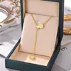 Colar Cruzado de Aço Titânio para Mulheres, Design de Nicho de Luxo Leve, Totalmente em Aço Titânio, Corrente para Clavícula de Temperamento que Não Desbota