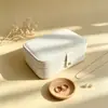 Caja de joyería antioxidante de fábrica, caja de embalaje para accesorios de cuero, caja de almacenamiento para anillos, pendientes, pulseras con personalización de logotipo