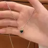Colar Coração Preto para Mulheres, 2026 Novo Estilo Doce e Descolado na Moda, Design Nicho de Luxo Leve, Corrente Versátil para Clavícula