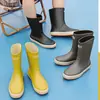 Botas de lluvia para hombre y mujer, antideslizantes, impermeables, elegantes, de media pantorrilla, de terciopelo, cálidas, de goma, botas de agua para trabajo en cocina, zapatos de agua de caña alta para hombre