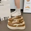 Tênis Casuais de Cano Baixo 2026 para Pessoas Baixas Moda Board Estudante Solado Grosso Cadarço Sapatos Outono/Inverno Estilo Coreano Feminino Sapatos Únicos