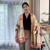 Bufanda Gruesa Cálida Estilo Yifei 2026 para Mujer, Chal de Cachemira Sintética, Bufanda de Doble Uso Dopamina con Cinta