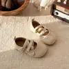 Primavera de 2026 Novos Sapatos de Princesa Infantis Sapatos de Couro para Meninas Mocassins Tira Elástica Estilo Ballet Sapatilhas Antiderrapantes