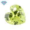 Huagang Gem Direito Único Furo Em Forma De Coração Maçã Verde Zircão Pedra Nua Artificial Pontiagudo Fundo CZ Hao Pedra Gem