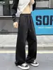 Pantalones de Chándal Grises Florales con Hoja Curva para Hombre Otoño 2025 Nuevos Pantalones Casuales Rectos Sueltos Modernos Pantalones Deportivos Americanos