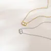 Collar de Acero de Titanio con Letra Doble D de Nicho Europeo y Americano, Moda Madreperla Nariz de Cerdo, Collar Clavícula de Moda Versátil para Mujer, Lujo Accesible