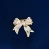 Broche Lindo de Gatito Estilo Coreano Moda para Hombres y Mujeres Todo-partido Broche de Mariposa Incrustado de Diamantes Pin para Cárdigan Accesorios de Corsage para Traje