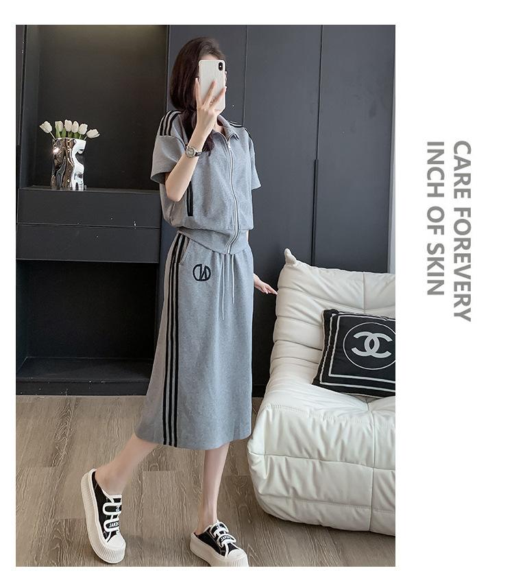 跨境淘货源分销2023秋季裙子新款街头潮流减龄小个子爆款欧货网红款运动套装休闲运动气质休闲时尚流行新款秋装秋装女装时尚套装套装女装秋季套装女套装女女士运动服女装两件套套装卫衣套装休闲套装秋季套装女装时尚套装盐系休闲套装女装2023百搭设计感小众洋气欧货阿里国际站跨境采购Cross-border, online source, distribution, 2023 autumn skirt, new style, street, trend, age reduction, small, explosive, European goods, network red, sportswear, leisure sports, temperament leisure, fashion popular, new autumn wear, autumn women's wear, fashion suit, women's suit, women's suit, women's sportswear, women's two-piece, hoodie suit, leisure suit, Autumn suit, women's fashion suit, salt department, women's 2023, everything, design sense, niche, foreign style, Ali International Station, cross-border procurement