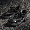 Zapatos casuales británicos de moda para hombre que aumentan la altura, zapatos de cordones para exteriores con suela gruesa y punta grande, zapatos derby de color liso resistentes al desgaste a la moda