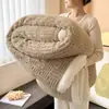 Manta Suave de Felpa de Algodón Jacquard Lana de Cordero Hogar Dormitorio Edredón Engrosado Dormitorio Siesta Manta Suave Cálida Transfronterizo
