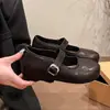 Zapatos Mary Jane retro franceses de imitación con punta dividida para mujer, nuevo modelo otoño e invierno 2026, hebilla de una tira, versátiles para el trabajo, zapatos de corte bajo de una sola pieza