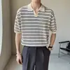 2026 Camisa Polo Listrada Tricô Manga Curta Novo Estilo Maduro Solta Meia-Manga Gola Reversível Camiseta Casual Versátil Top