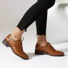 Sapatos Femininos de Salto Médio Tamanho Extra Novo Estilo para Todas as Estações, Sapatos Femininos Brogue nos Tamanhos 40-48, Sapatos de Cadarço Macios com Solado de Borracha