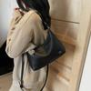 Bolso pequeño casual de axila con textura de guijarros para mujer 2025 Nuevo moderno Moda de primavera Bolso casual de mano Bandolera de un solo hombro