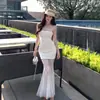 Vestido de tirantes de encaje blanco para mujer en verano, empalme de malla, corte ajustado, falda larga de sirena que se ajusta a la cadera