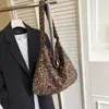 Bolsa Estampado Leopardo Comercio Exterior para Mujer Gran Capacidad 2025 Nuevo Otoño e Invierno Retro Bolso de Hombro Cruzado Bolso Tote Casual para Ropa de Trabajo