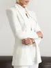 Conjunto de otoño para mujer transfronterizo con un toque elegante y sofisticado, blazer ajustado de color liso con cuello alto y cinturón, y shorts de cintura alta