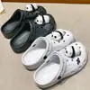 Nuevos Zuecos de Verano para Enfermeras, Versátiles de Verano 2026, de Pareja, de Moda, Dibujos Animados, Lindos Sandalias Cerradas