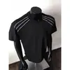 Camiseta para Hombre Estilo Americano de Manga Corta Negra Acolchada en los Hombros con Tres Rayas de Alta Gama Resistente de Calle Cuello Pequeño Hombro Normal