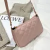2026 Bolso de Hombro Fresco y Dulce Nuevo, Elegante Bolso Acolchado Bordado para Debajo del Brazo, Bolso de Mujer al por Mayor de Comercio Exterior, Tendencia Transfronteriza