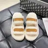 Veludo Plus tamanho grande estilo novo outer wear chinelos de uma tira inverno adesivo mágico sola grossa chinelos de algodão Birken chinelos felpudos mulheres