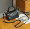 Bolsa Transversal de Couro de Vaca de Primeira Camada Nova Europeia e Americana para Compras e Deslocamento Versátil Fashionável Macia de Ombro Feminina Prática