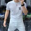 Camisa de verano con estampado de diamantes de imitación para hombre, cuello redondo, corte entallado, informal, de algodón de seda, moderna, con letras, manga corta