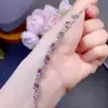 El Pulsera de Alejandrita Tiene un Fuerte Efecto de Cambio de Color Rojo-Verde, Apareciendo Verde a Verde Azulado a la Luz del Sol