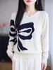 Nueva Colección Otoño/Invierno 2026: Suéter de punto de manga larga para mujer con cuello redondo, lana fina y corte holgado, con diseño jacquard de lazo