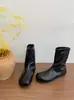 Sapatos baixos para primavera e outono, estilo europeu e americano, femininos, couro macio, confortáveis, superfície macia, botas da moda 2026, novo estilo simples, versáteis, de cano baixo, modernos
