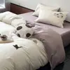 Estilo Fresco e Simples Roupa de Cama Bordada 100% Algodão Amiga da Pele para Dormir Nu, Conjuntos para Cama de Solteiro e Casal, Conjunto de Têxteis para Casa de Três ou Quatro Peças em Algodão Longo