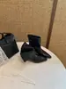 Nuevas Botas Otoño/Invierno 2026: Botines de Punta Cuadrada, con Aumento Interno de Altura, Correa con Hebilla, Cierre de Cremallera Trasera, Botas Vintage para Mujer, Negro con Algodón Gris