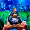 Bola de Cristal 73 Estilos Pirámide Bola de Cristal Transfronteriza Pirámide de Piedra Triturada Artesanías para el Hogar Adornos de Resina