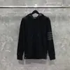 Venta Directa de Fábrica TB Tom otoño e invierno Nuevo Clásico suéter de cuello redondo teñido en hilo de cuatro rayas con cremallera y capucha traje casual