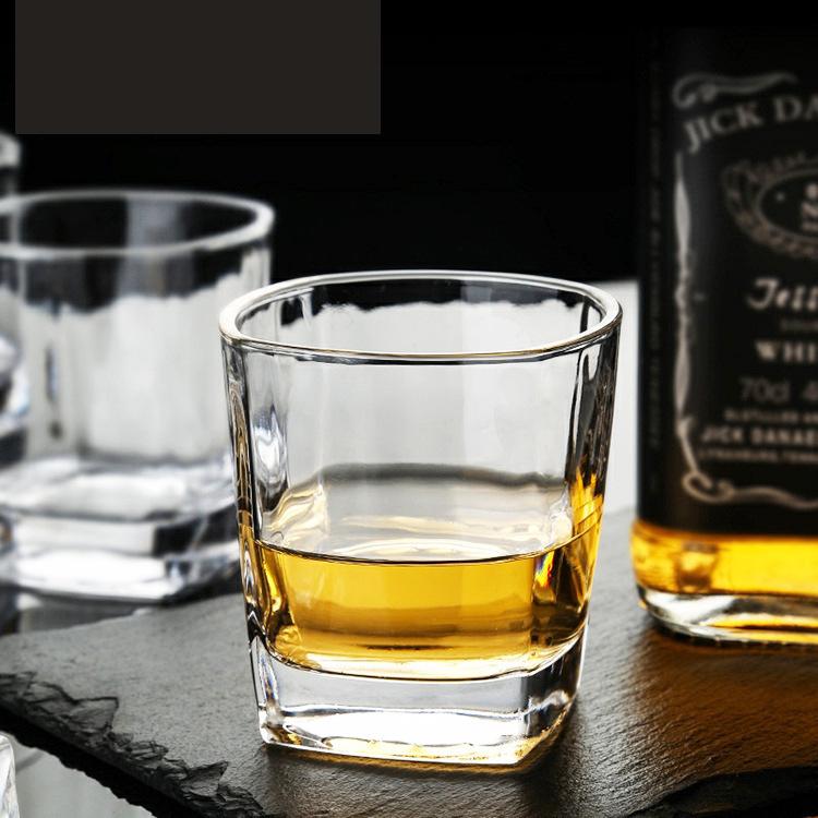 @@7J8[H{QX}]`3@%H{2)Z)Y