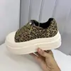Zapatos de Lona Cabeza Grande para Mujer Otoño 2026 Nuevos Zapatos Blancos de Gamuza con Estampado de Leopardo Suela Gruesa Calzado Deportivo Casual Versátil de Moda